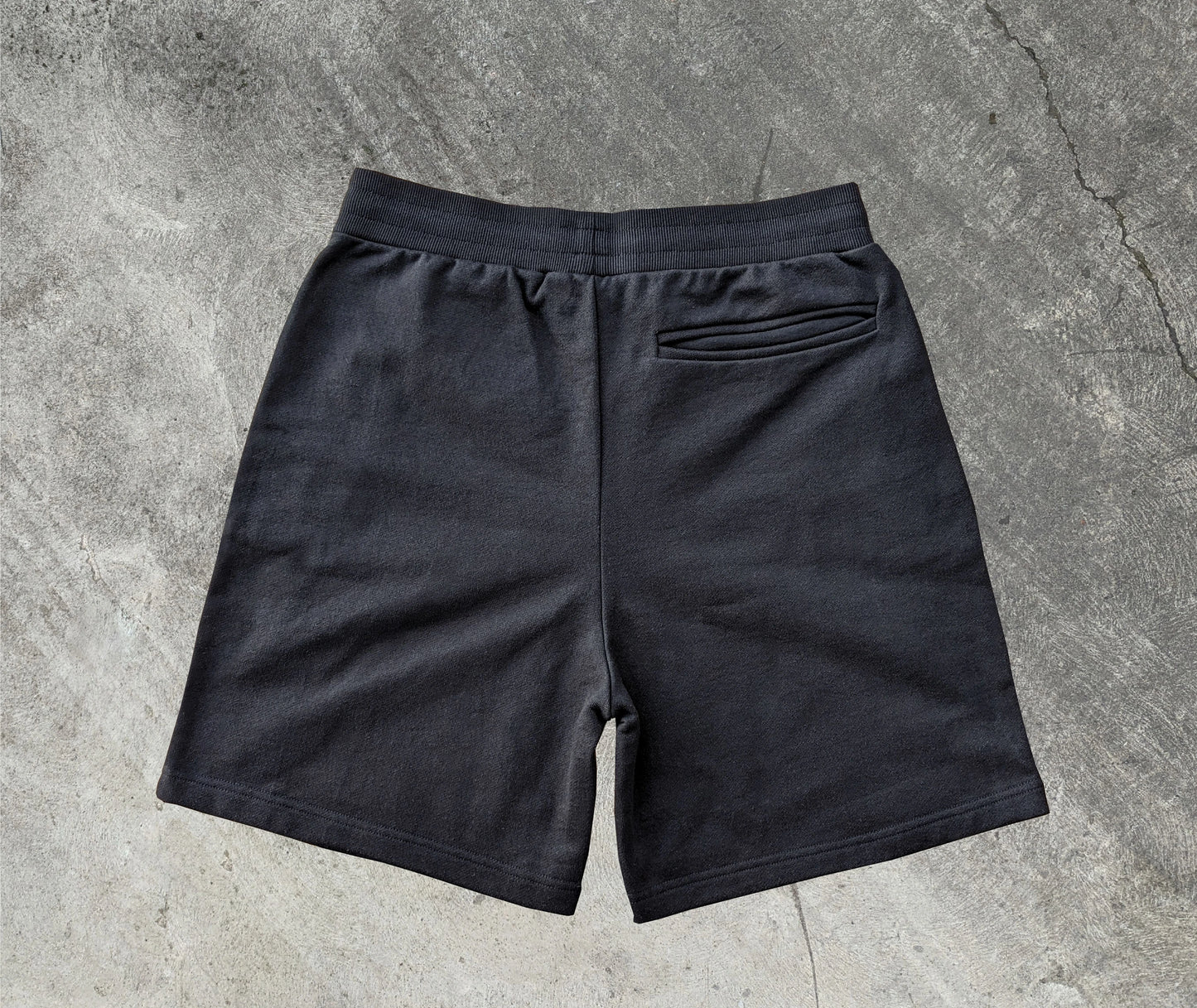 Noir Black Short